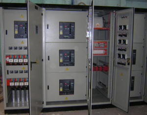 Tủ điện công nghiệp ATS cung cấp điện cho tải khi điện lưới gặp sự cố